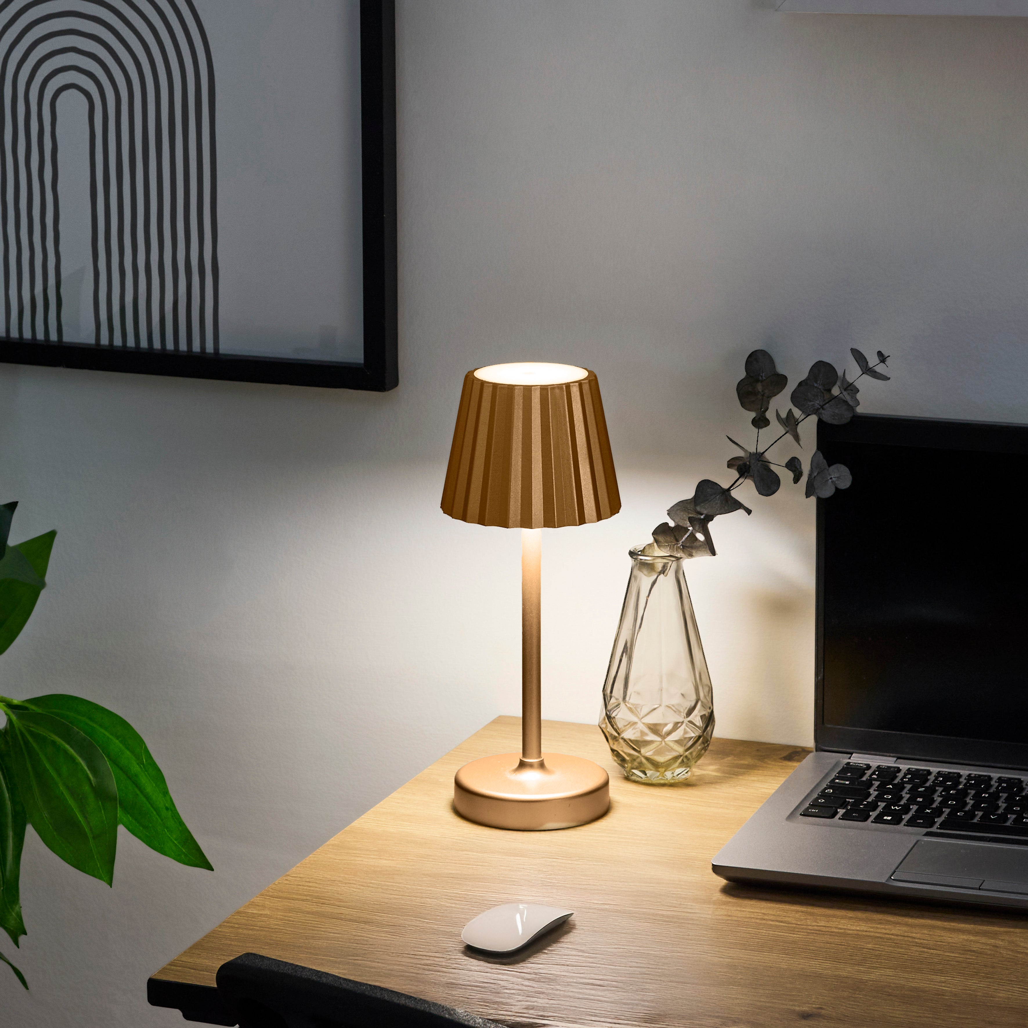 LAMPE DE TABLE OR TACTILE H26CM PILES NC