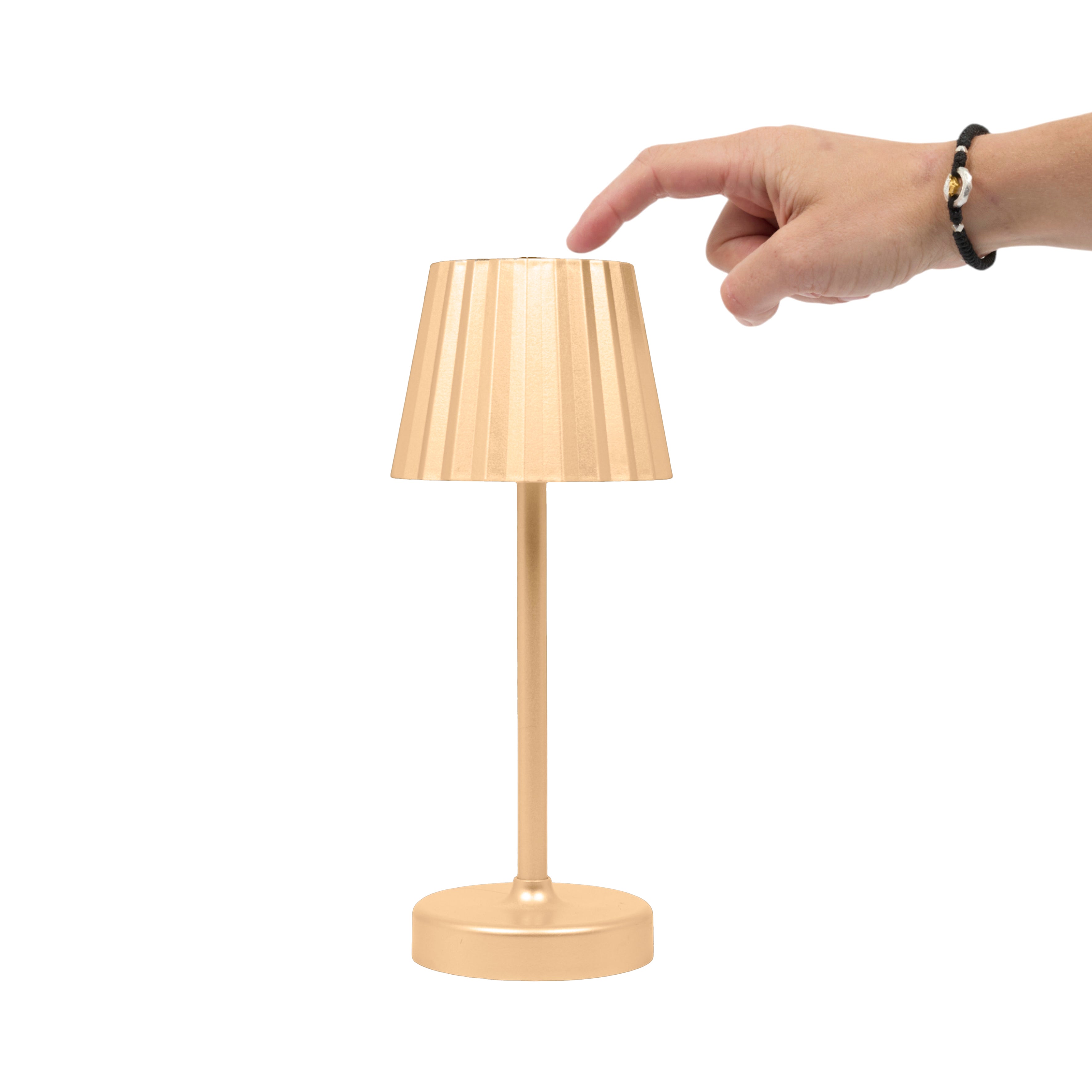 LAMPE DE TABLE OR TACTILE H26CM PILES NC
