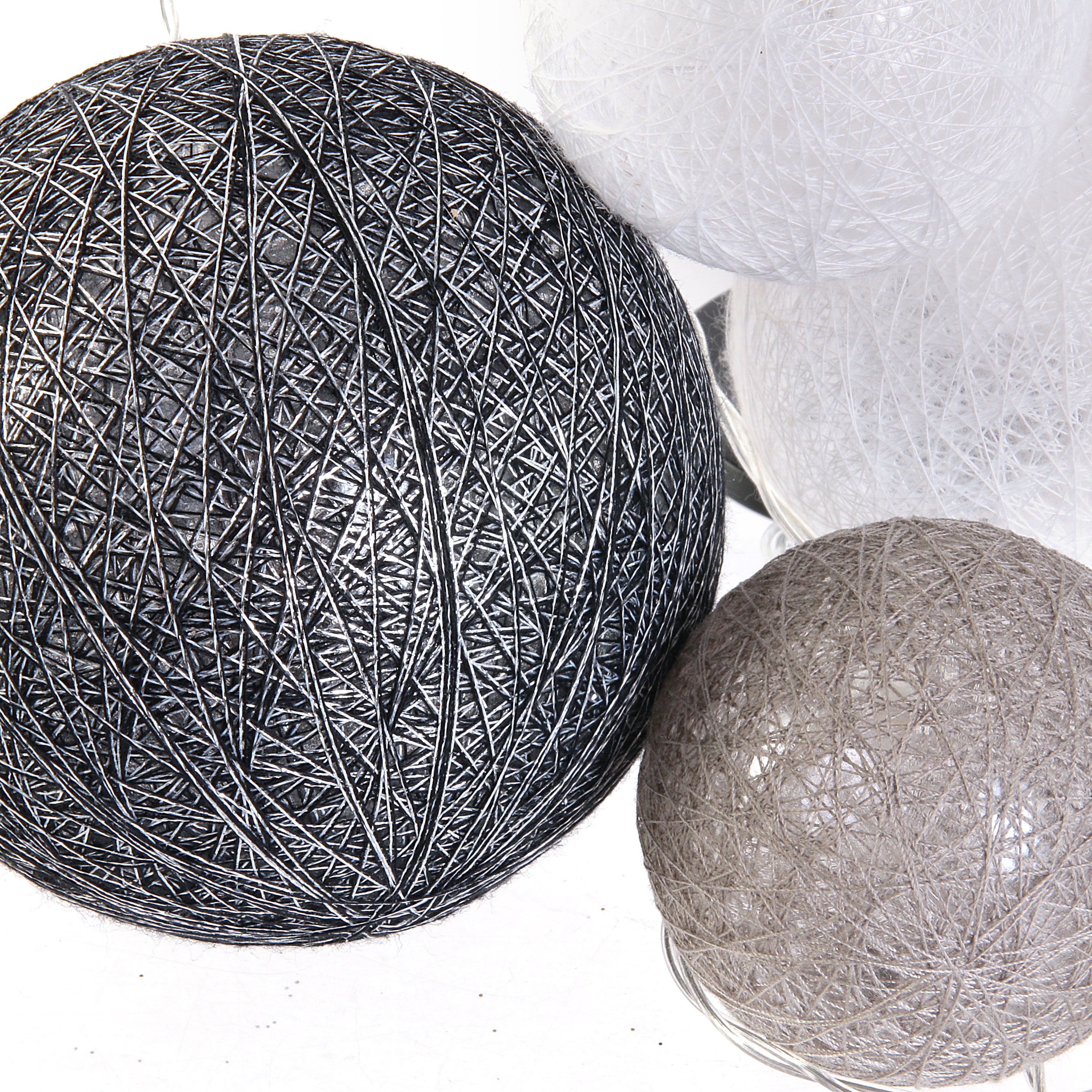 GUIRLANDE BOULE 10LED MULTI TAILLE GRIS 192CM