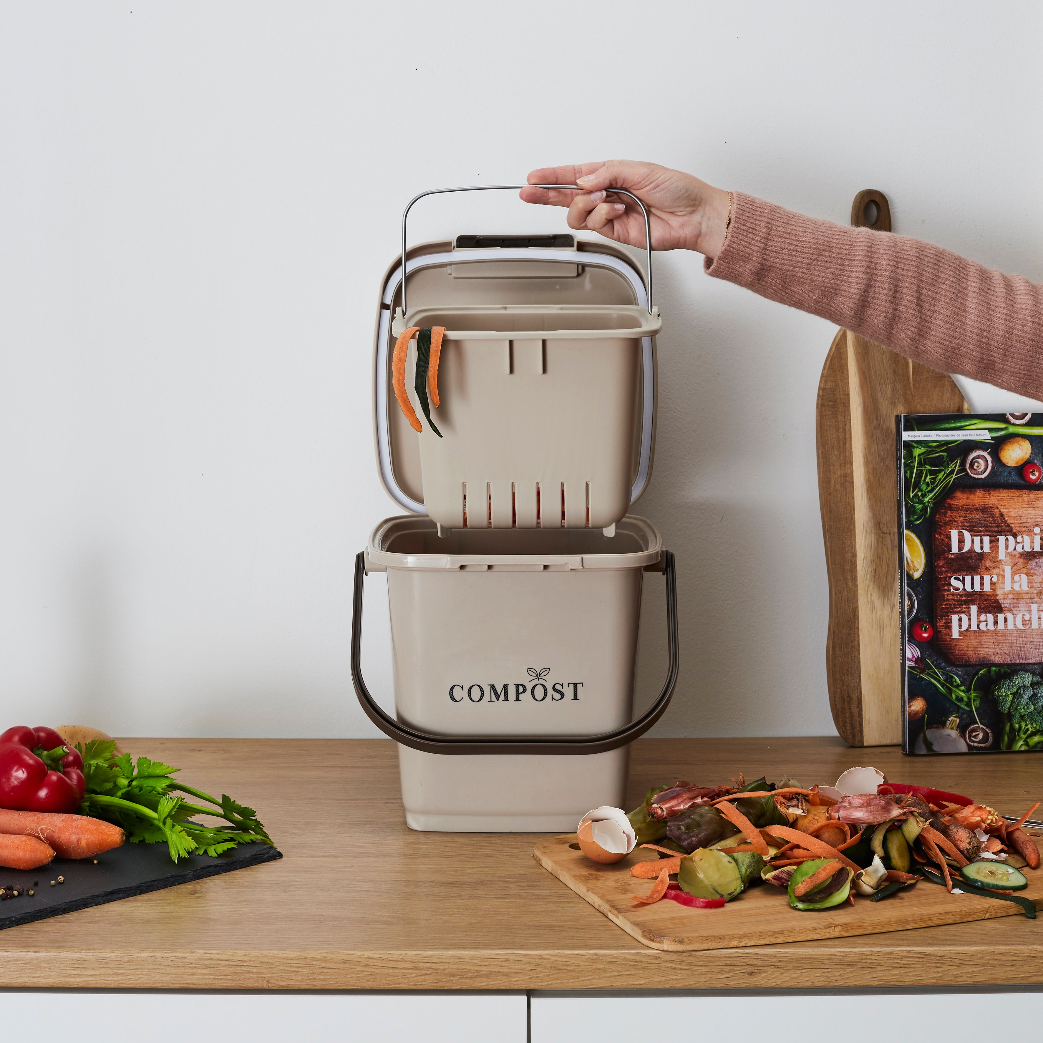 POUBELLE A COMPOST SEAU PERFORE ET COUVERCLE