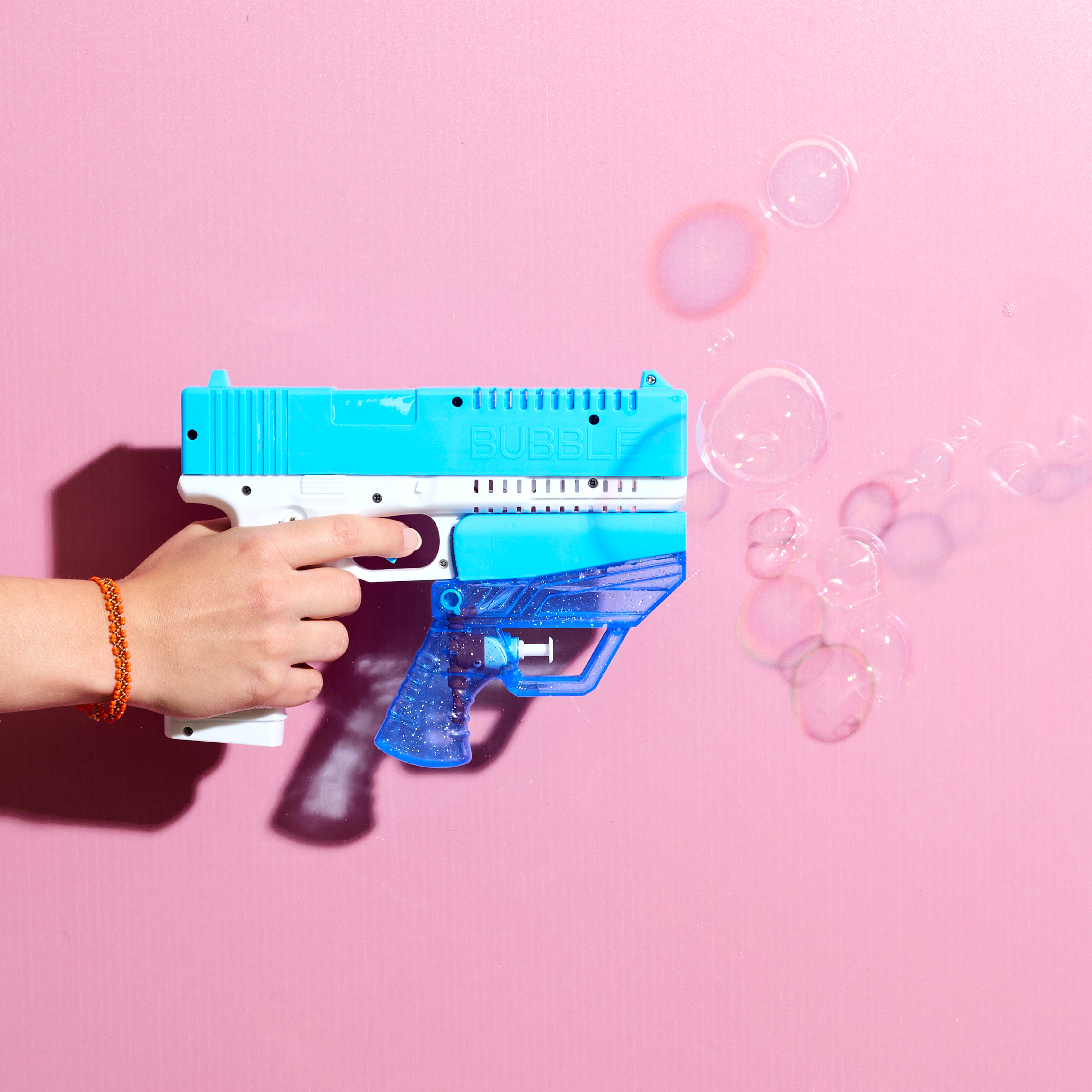 PISTOLET X2 A BULLES ET A EAU 2 EN 1