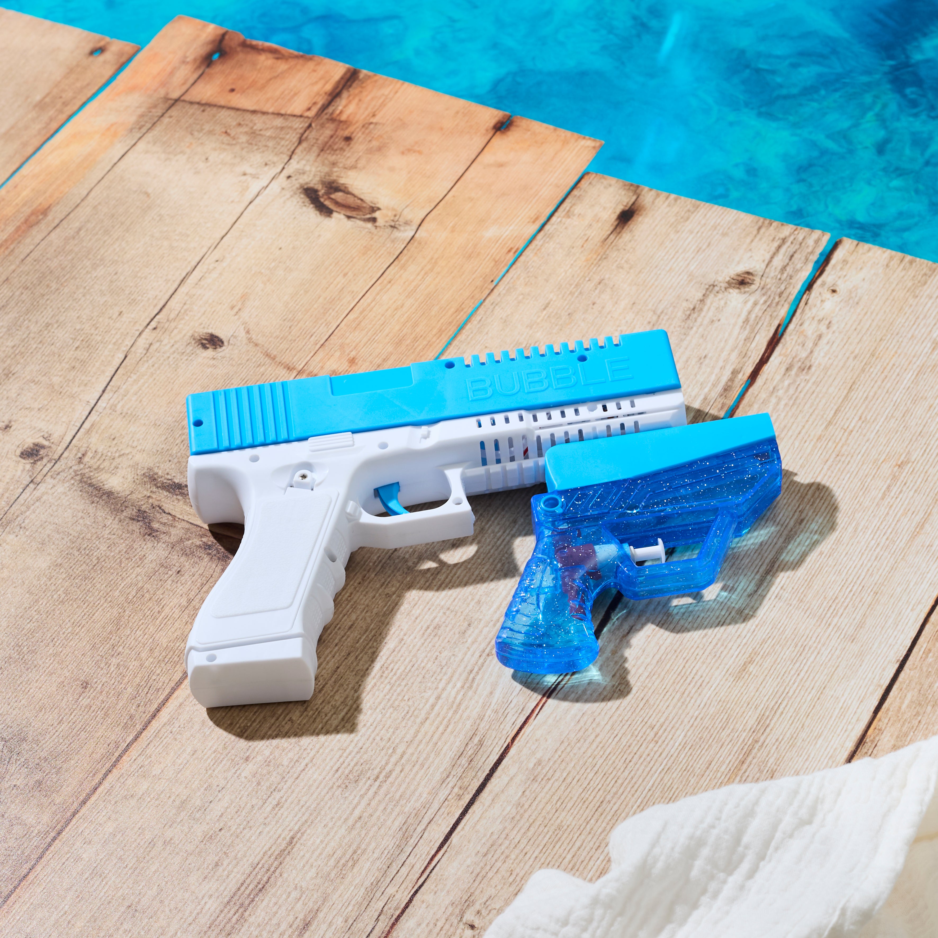 PISTOLET X2 A BULLES ET A EAU 2 EN 1