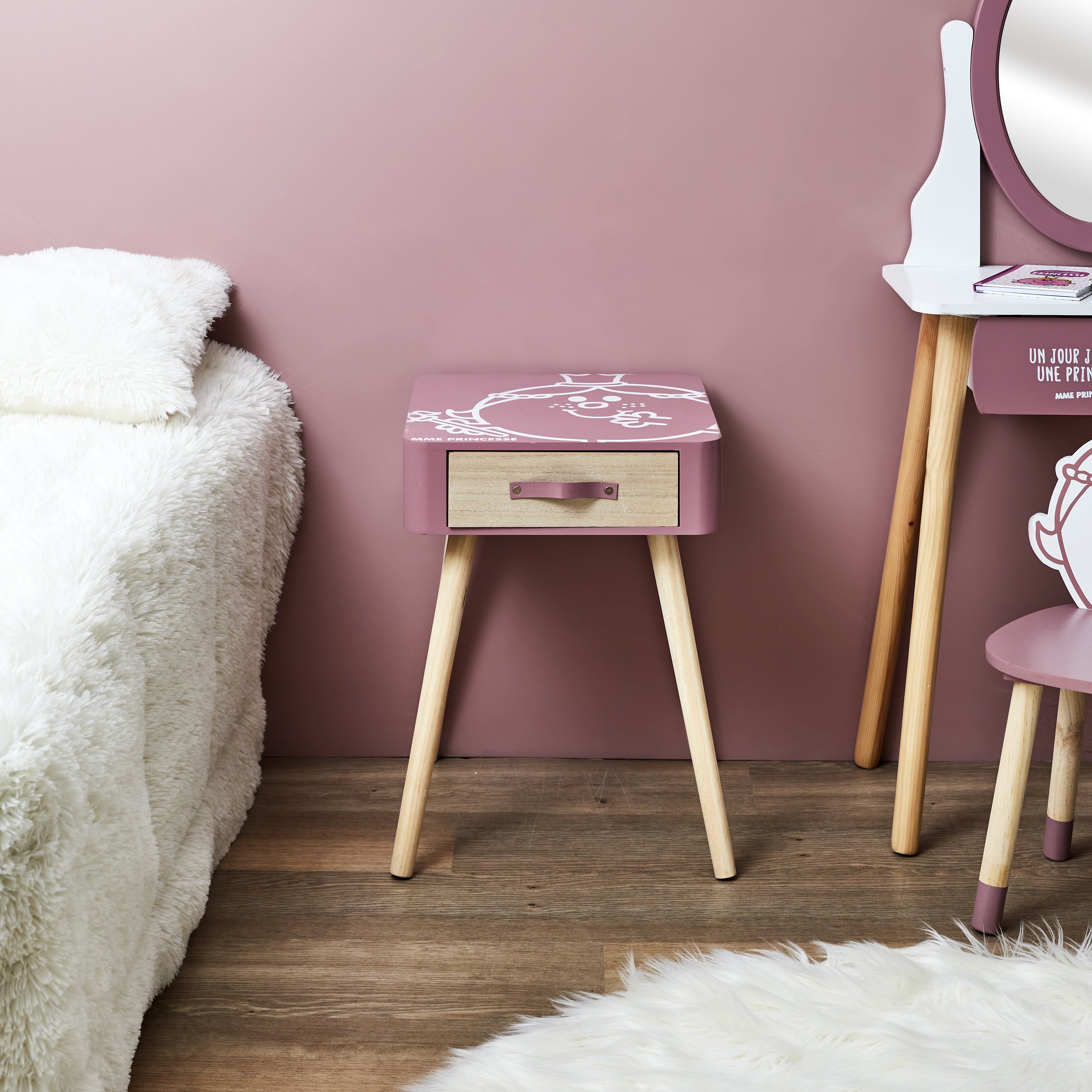 TABLE DE CHEVET MADAME PRINCESSE