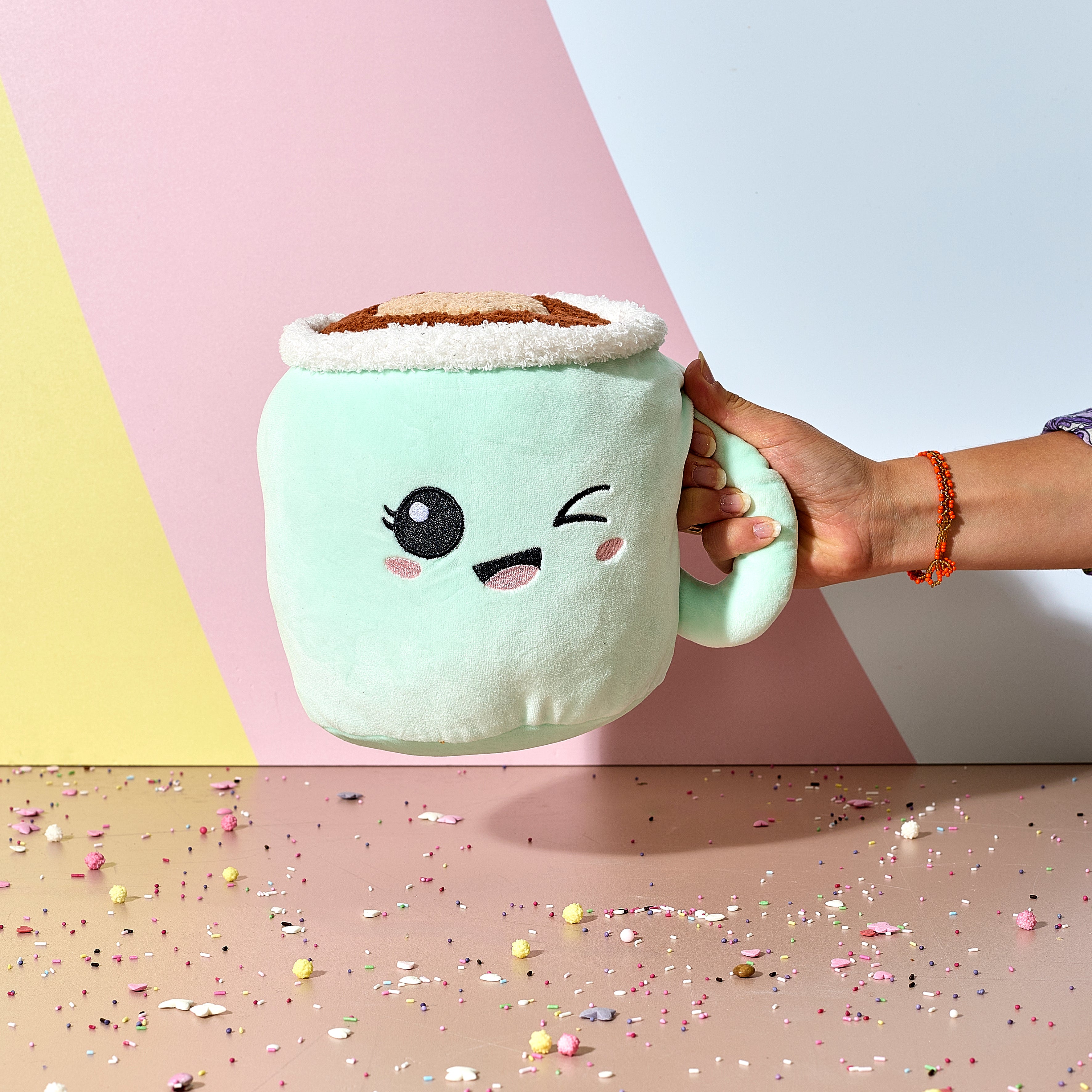 PELUCHE TASSE H22CM KAWAII