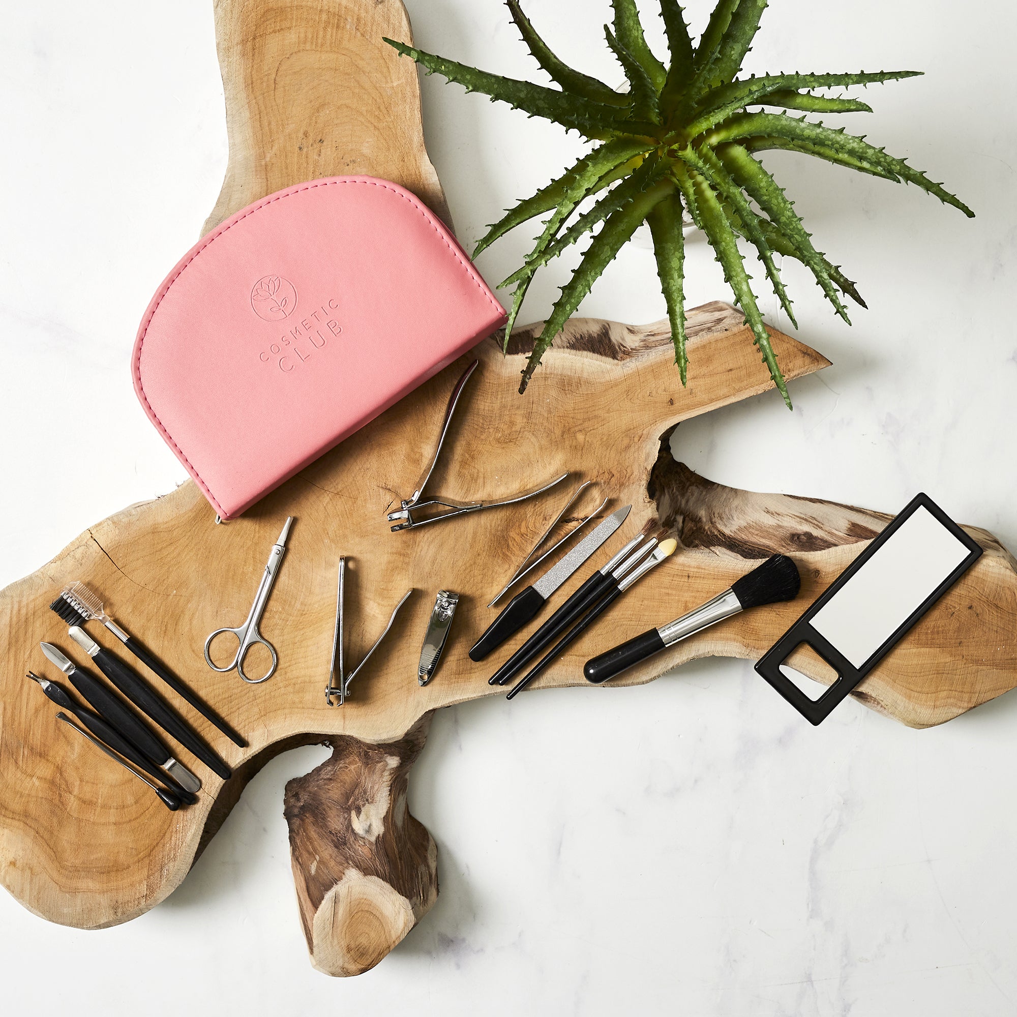 COFFRET MANUCURE 18 ACCESSOIRES