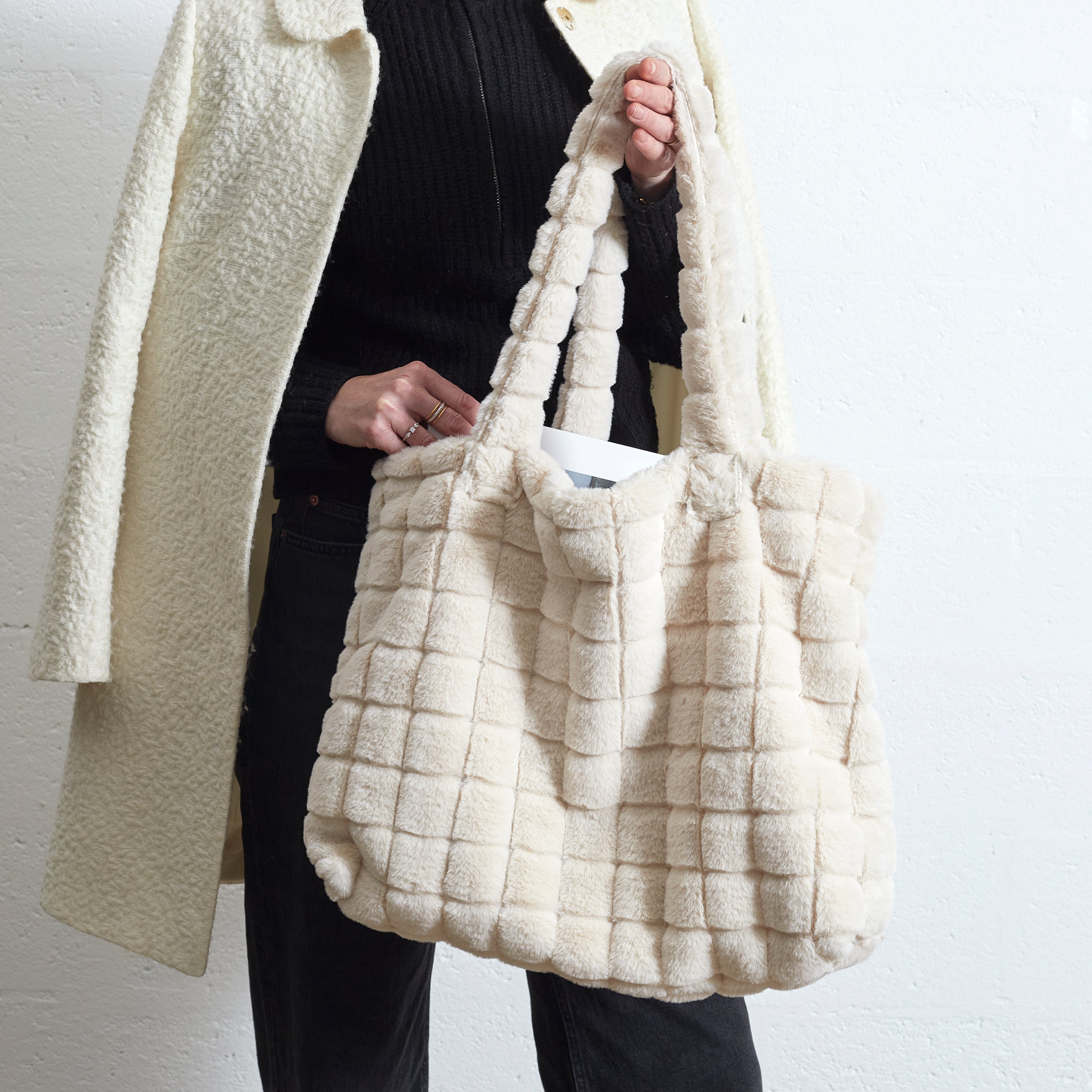 SAC FLUFFY FAUSSE FOURRURE
