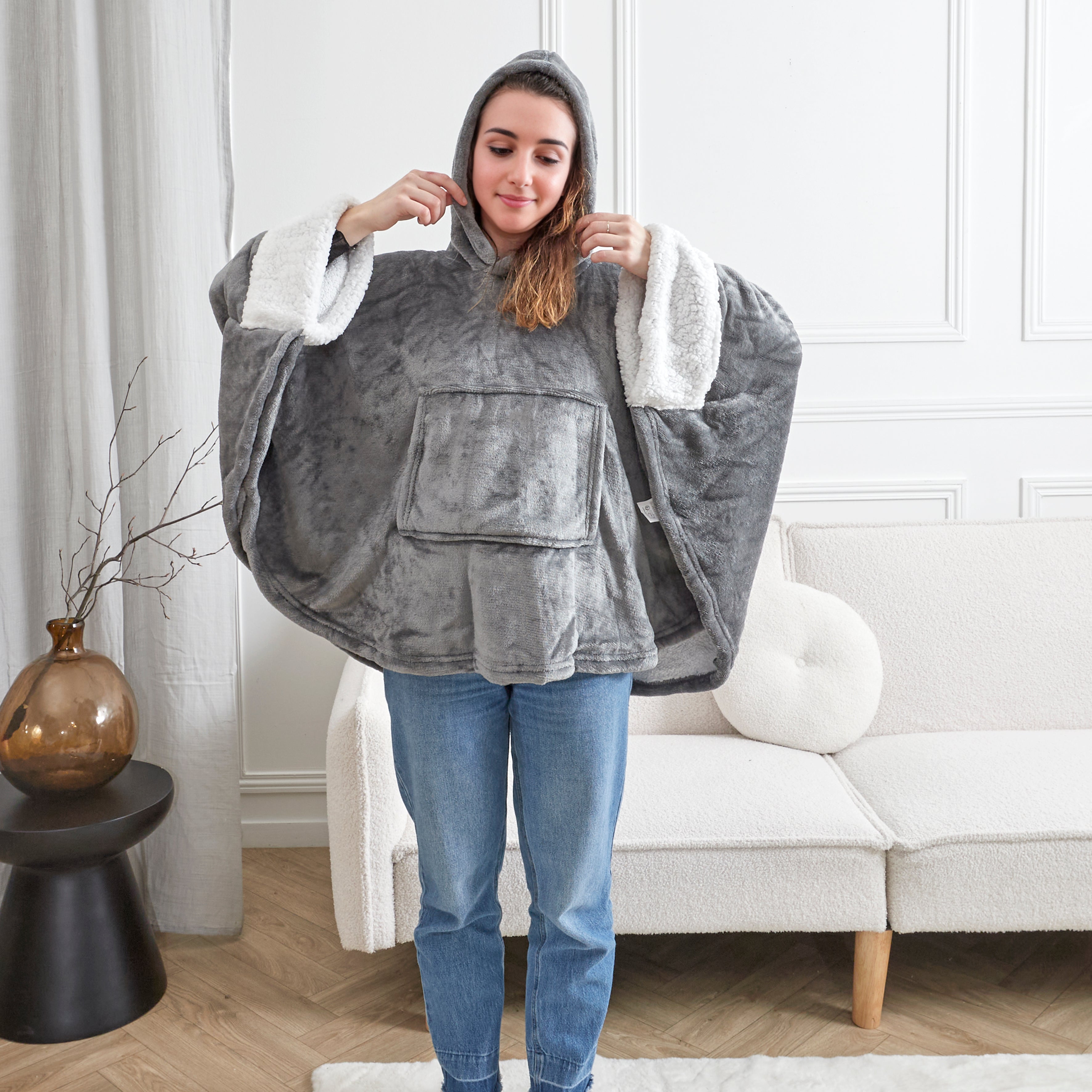 PLAID PONCHO GRIS FONCE MANCHES INT SHERPA