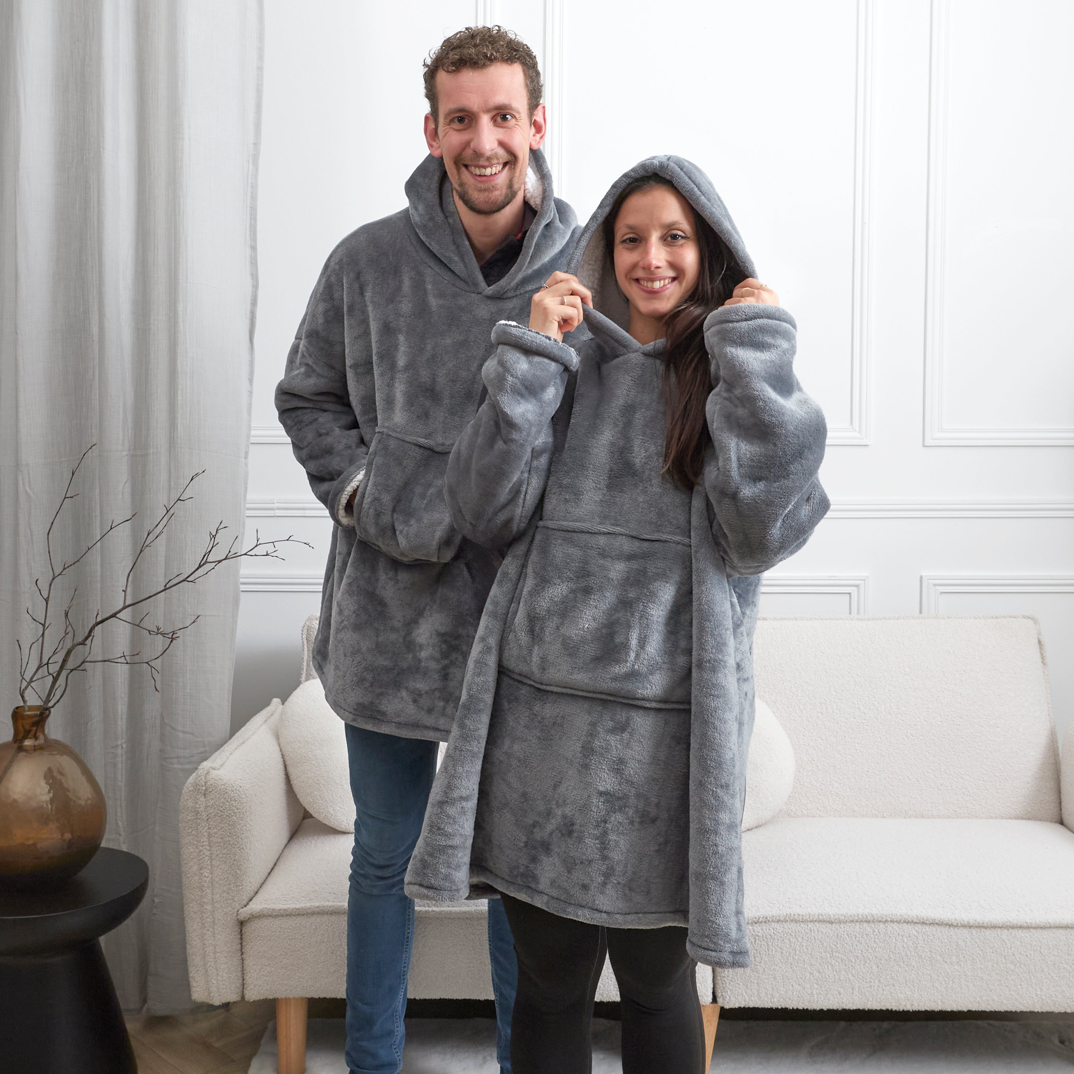 SWEAT A CAPUCHE INTERIEUR SHERPA GRIS
